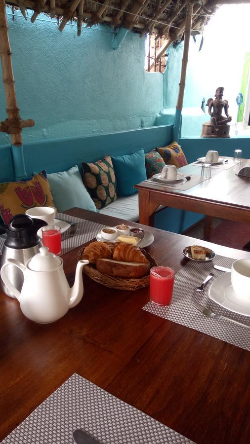 L'Escale Hotel Пондичери Екстериор снимка