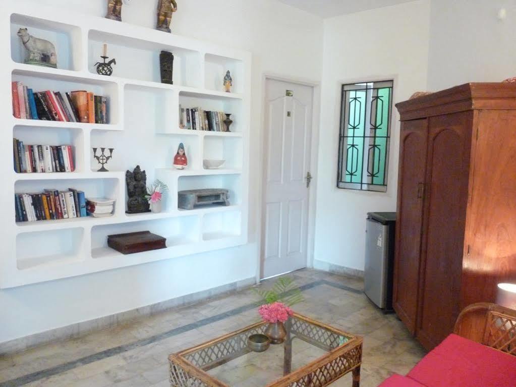 L'Escale Hotel Пондичери Екстериор снимка